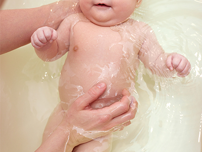아기 목욕사진